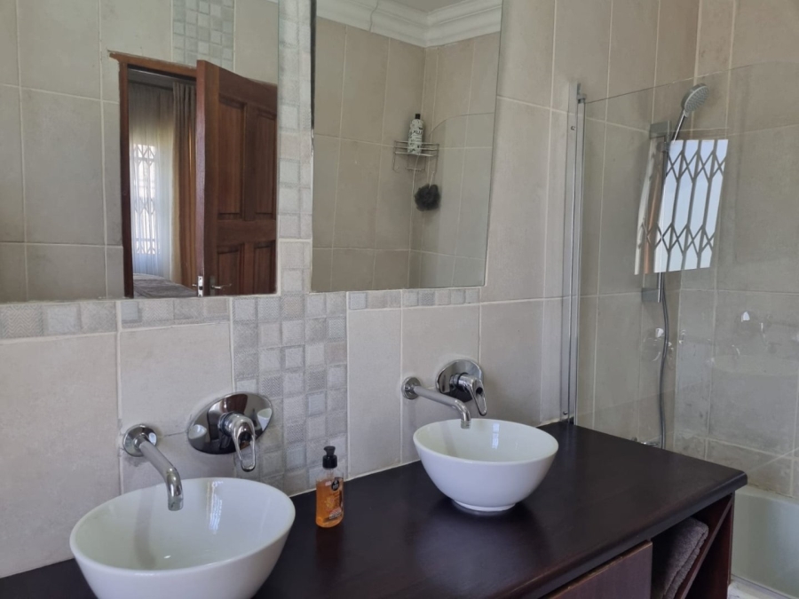 To Let 2 Bedroom Property for Rent in Melodie North West